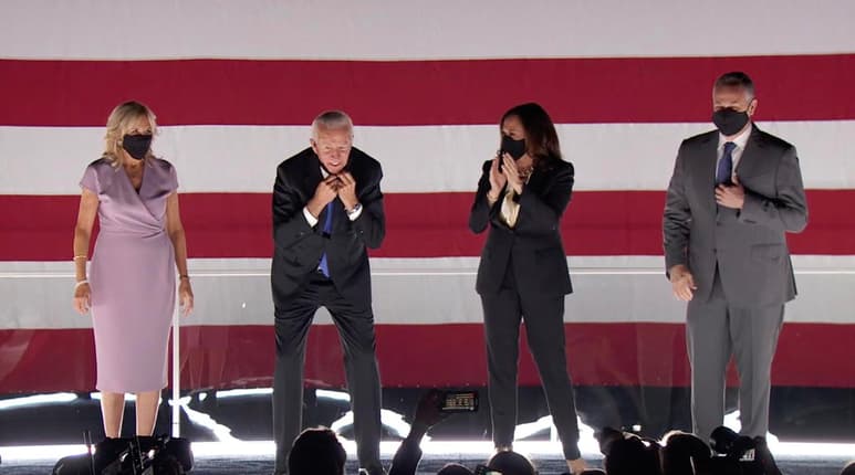 El presidente de Estados Unidos, Donald Trump, acusó este lunes a sus rivales en las elecciones de noviembre, el exvicepresidente Joe Biden y su compañera de fórmula, Kamala Harris, de socavar la confianza del público en la futura vacuna de la COVID-19 por motivos políticos. (EFE)
