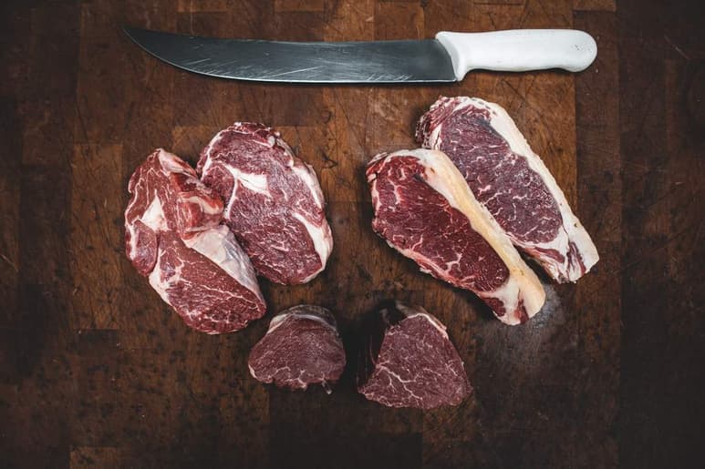 En México, los estados del norte suelen debatirse en la producción de carne, siendo Coahuila, Sonora, Nuevo León, Chihuahua y hasta Durango los que compiten tanto en calidad como en distribución en todo el territorio nacional. (ESPECIAL)