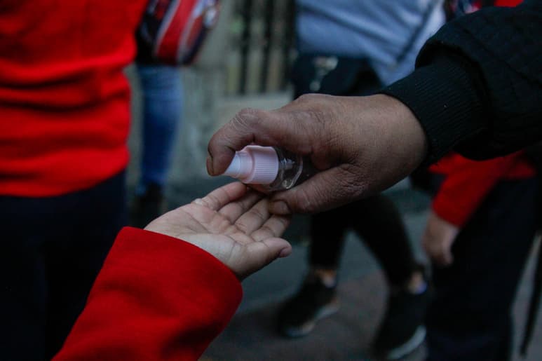 De cara a una posible autorización de regresar a las aulas, las escuelas públicas en el estado alistan los protocolos de salud. (EL SIGLO DE TORREÓN)