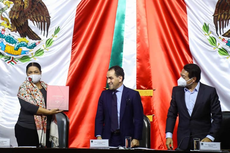 Reconoce la Secretaría de Hacienda que el escenario económico para 2021 es complicado y solo se podrá crecer si se contiene la pandemia. (EFE)