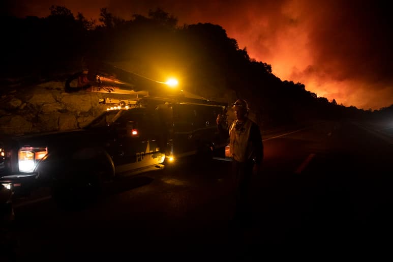 La aparición de nuevos fuegos continuó en el condado de Sonoma, al norte del estado. (EFE)