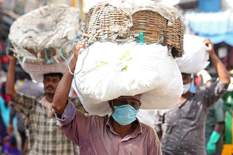 El Instituto Serum de la India comenzó a realizar pruebas en humanos de la vacuna a principios de agosto. (ARCHIVO)