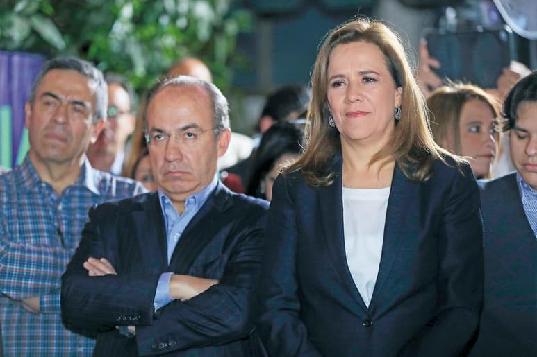 En diversos mensajes en redes sociales, el expresidente cuestionó al consejero electoral sobre que no había un acuerdo que especificara que Clip, una terminal móvil, no era válido como método de aportación de donativos.
(ARCHIVO)