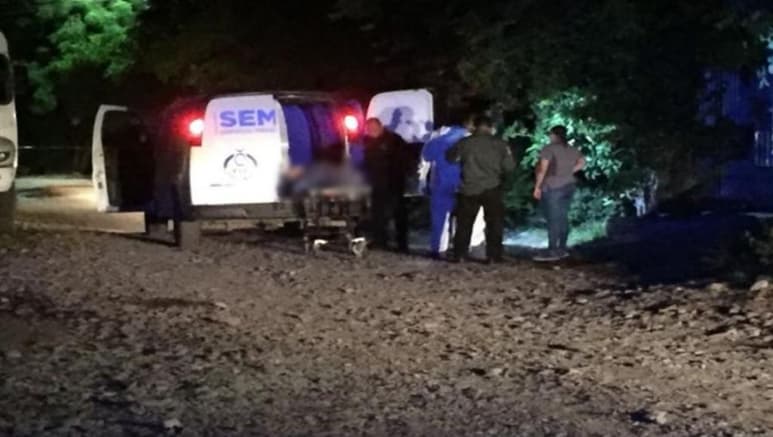 La Policía Municipal de Culiacán mencionó que la familia de Graciela Nancy la reportó la mañana del pasado miércoles como desaparecida y que desconocían su paradero, esta mañana su cuerpo fue localizado con huellas de golpes.
(ESPECIAL)
