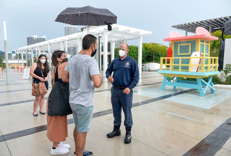 Florida contabilizó este jueves 2,583 casos nuevos y 211 muertes más por COVID-19, en medio de informaciones positivas en el terreno del empleo y señales de que algunos condados están listos para reabrir más su economía. (ARCHIVO)