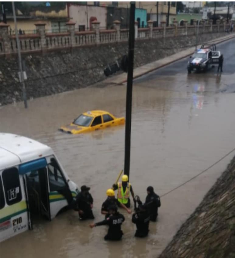 Protección Civil recomendó mantenerse informado del estado del clima, y saber la ubicación de los albergues temporales.