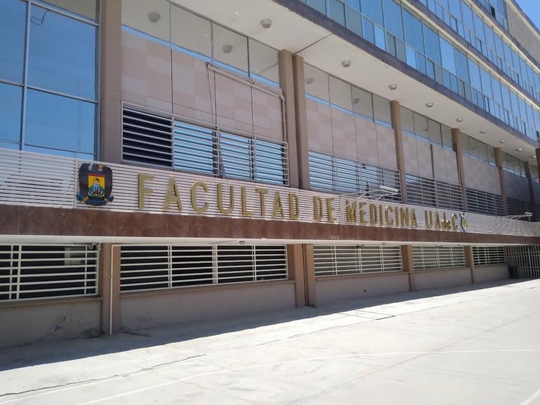 El Hospital Infantil Universitario y la Facultad de Medicina de la UAdeC Unidad Torreón invitan a médicos egresados a participar en el proceso de selección de residentes para la especialidad de Pediatría que dará inicio el próximo primero de marzo de 2021.
(ARCHIVO)