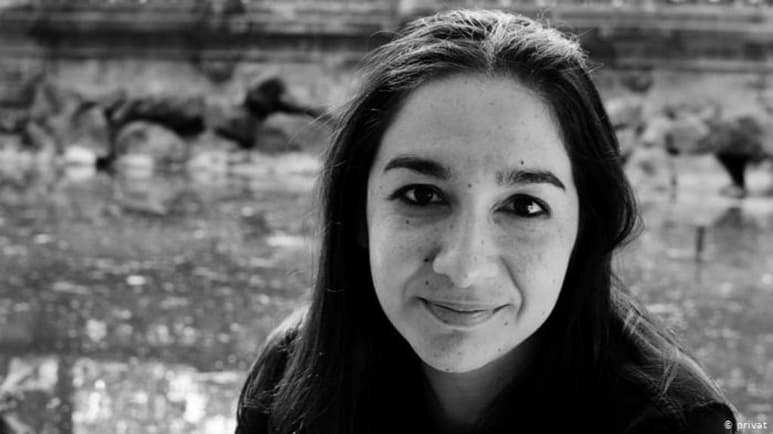 Julian Herbert, por ejemplo, escribió en la misma red social: 'La mayoría de los pdf ni siquiera se lee, las personas los tienen en su compu para farolear y compartir: son el nuevo lomo fake de las bibliotecas digitales. Pero ustedes no están listos para esa conversación'. (Archivo)