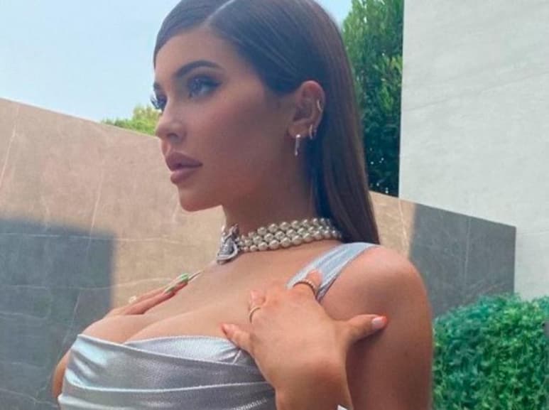 A cuatro horas de haberse compartido, el post ya rebasó los 6 millones de likes y decenas de miles de comentarios halagando su físico. (Instagram)