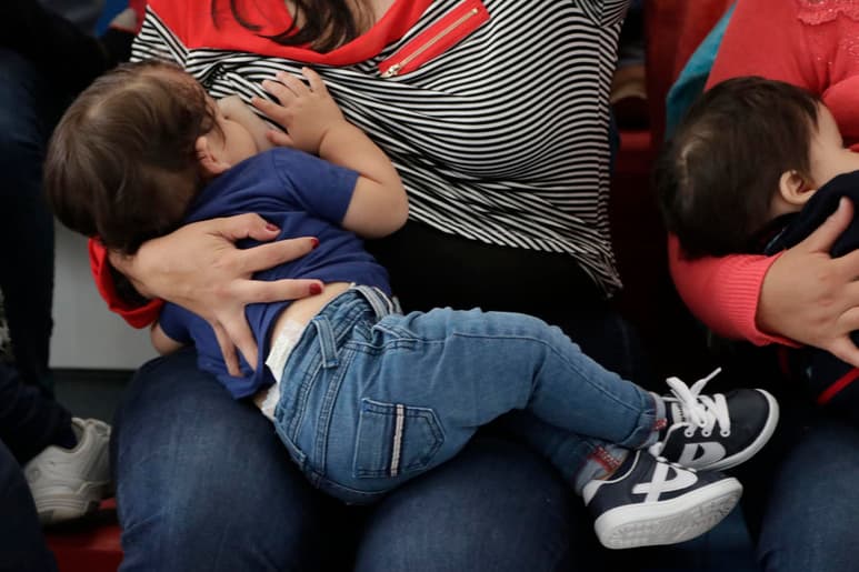 Debido a las complicaciones que el virus provocó en su organismo, una niña de 2 años de edad perdió la batalla ante el COVID-19 en el estado de Michoacán. (ARCHIVO)