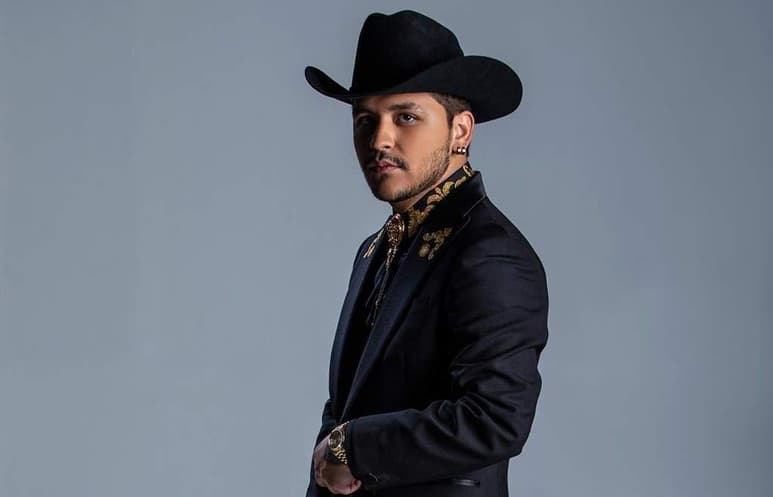 Christian Nodal se considera bendecido por el éxito profesional y el amor de Belinda y, asegura, está abierto a compartirlo con sus seguidores, en medio de un año lleno de incertidumbre mundial debido a la pandemia. (INSTAGRAM) 