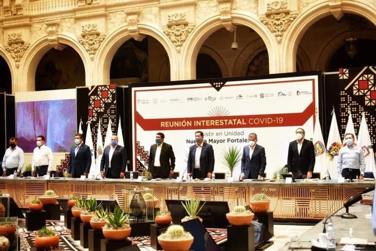 La Alianza Federalista integrada por los estados de Jalisco, Nuevo León, Durango, Tamaulipas, Michoacán, Aguascalientes, Guanajuato, Coahuila y Colima, firmaron un documento en el que exigieron al Gobierno de la República respeto a la soberanía del Estado y a sus autoridades, así como el cese de la permanente descalificación de quienes defienden el agua de las presas. (TWITTER)
