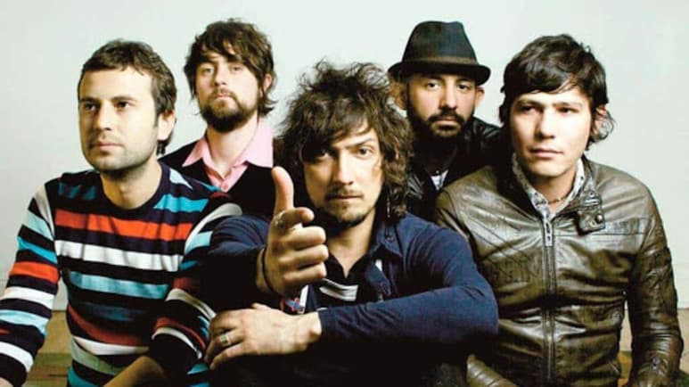 Sonidos espaciales, influencias ochenteras y toda la identidad de la agrupación mexicana Zoé se mezclan en su nuevo sencillo Karmadame, el tercero de su próximo disco y el que su vocalista León Larregui ha catalogado como único en 25 años de música. (ESPECIAL)