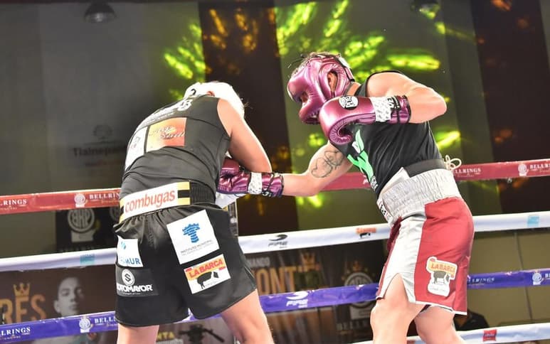 El lagunero Cristian “Diamante” Mijares y el sinaloense Fernando “Kochulito” Montiel, escenificaron la madrugada del sábado, una soberbia exhibición de boxeo en Tlalnepantla, Estado de México. (CORTESÍA)