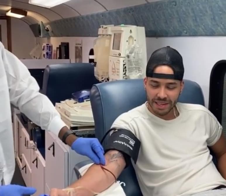 Así lo reveló en una entrevista poco después de publicar en Instagram un video de su experiencia donando plasma para contribuir a los esfuerzos médicos para contrarrestar la pandemia. (Instagram)