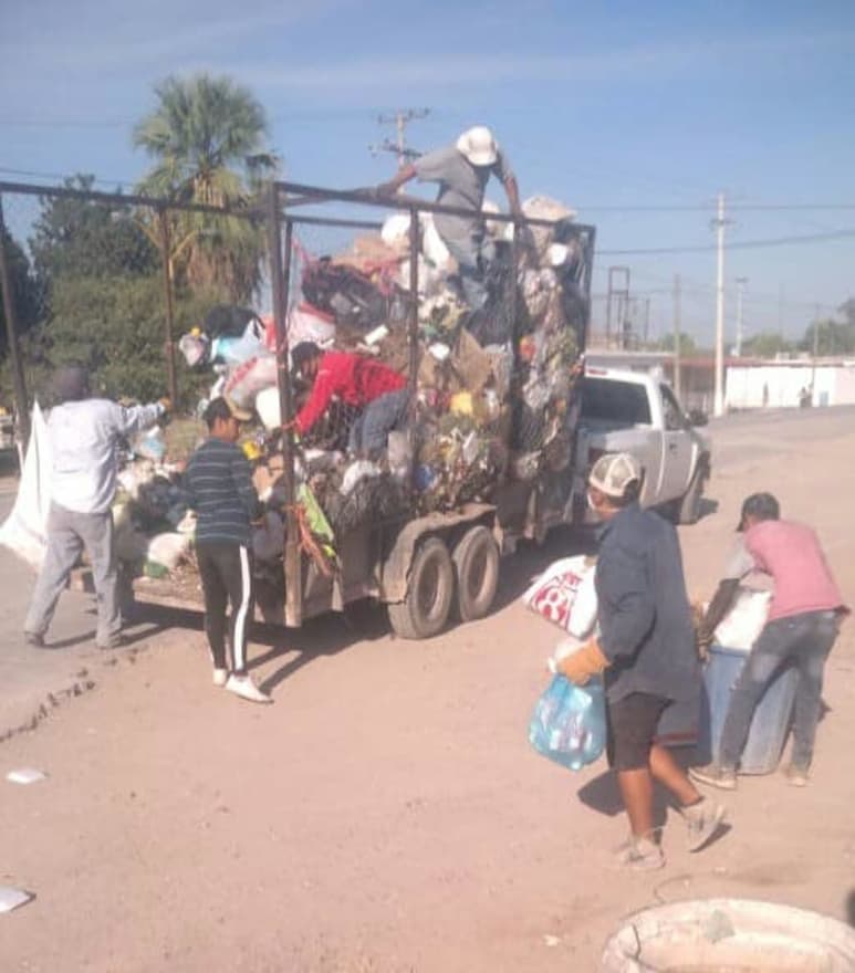 Solo se tienen cuatro camiones para recolectar los desechos del área urbana y los ejidos; sin embargo, dichas unidades fallan constantemente. (EL SIGLO DE TORREÓN) 