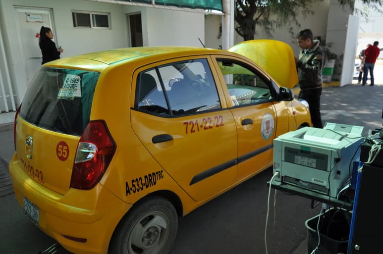 Durante meses anteriores y ante la baja de demanda en el Centro de Verificación Vehicular, se reubicaron a los empleados. (EL SIGLO DE TORREÓN)