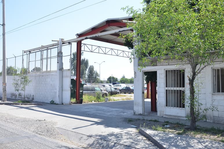 La camioneta y las dos motocicletas aseguradas fueron depositadas en el corralón municipal de Torreón. (EL SIGLO DE TORREÓN)
