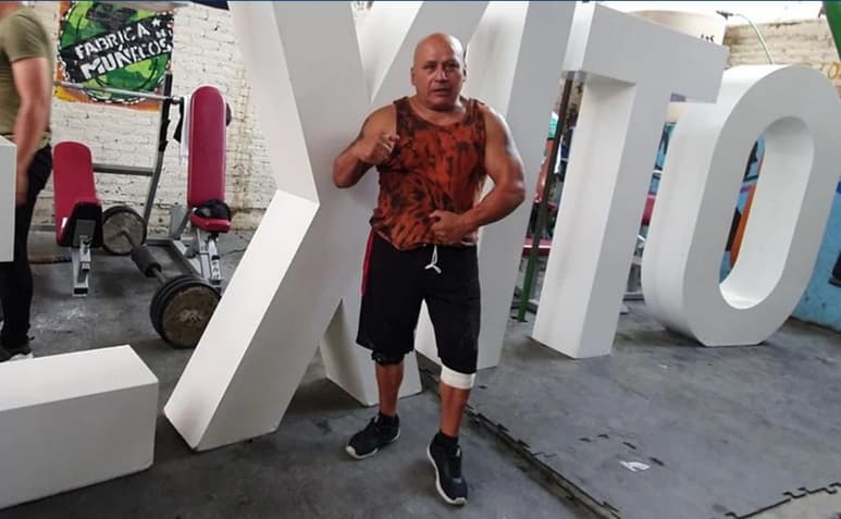 Después de varias semanas de luchar contra el Coronavirus, falleció este día José Luis Espinosa 'La Jefa', así lo confirmaron los integrantes del gimnasio Las Barras Praderas en redes sociales. (ESPECIAL)