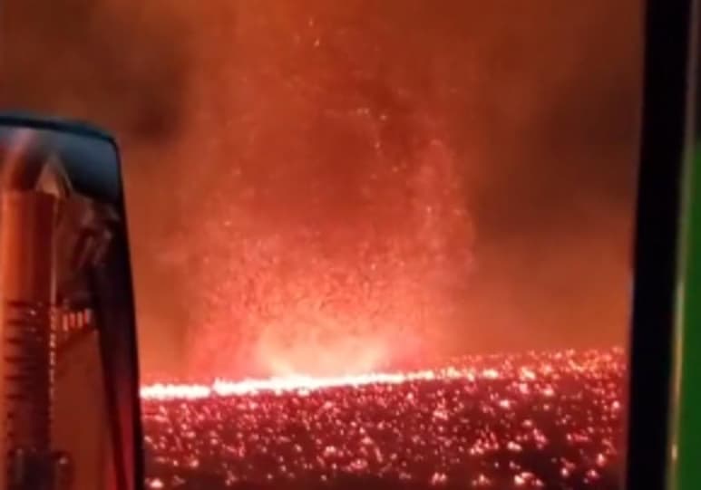 El remolino consistía principalmente de humo (CAPTURA)