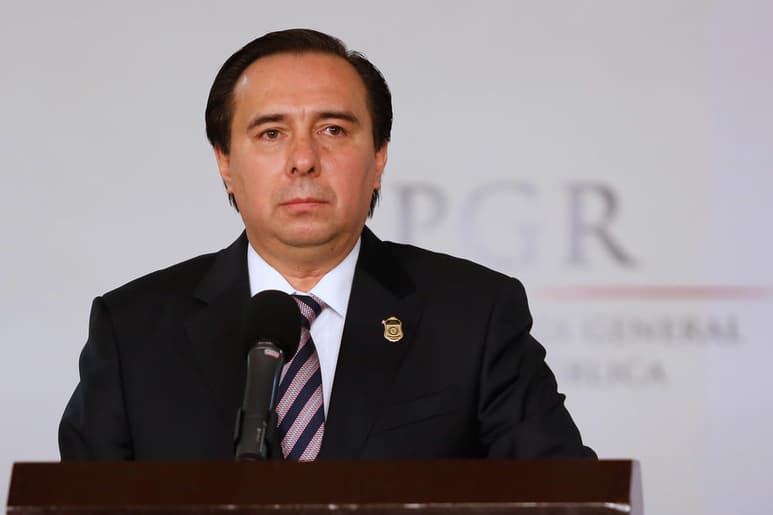 El presidente Andrés Manuel López Obrador explicó este lunes que Tomás Zerón, exdirector de la Agencia de Investigación Criminal (AIC), se encuentra en Israel y no en Canadá, como se había mencionado anteriormente.
(ARCHIVO)