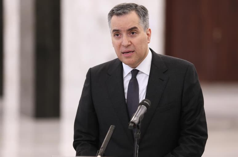 Se prevé que el primer ministro designado Moustapha Adib (foto) presentará su gabinete al presidente Michel Aoun el lunes. Pero en su lugar, Adib sólo sostuvo más consultas con el presidente. (ARCHIVO)