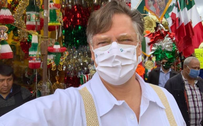 El tuit, que luego fue eliminado, señalaba que las redes sociales del embajador 'dicen mucho de la 'Cree que alabaremos a cualquier extranjero blanco que coma nuestra comida y no desprecie a la gente común', continúa el mensaje. Y agrega: 'Lo peor es que no está errado'.
(ARCHIVO)