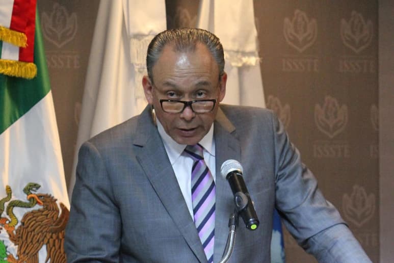 La Unidad de Inteligencia Financiera (UIF) congeló las cuentas del exgobernador de Chihuahua, José Reyes Baeza (imagen); el presidente municipal de Delicias, Elíseo Compean y de Salvador Alcántar Ortega, Presidente de la Asociación de Usuarios de Riego de la entidad por irregularidades en sus movimientos financieros. (ARCHIVO)