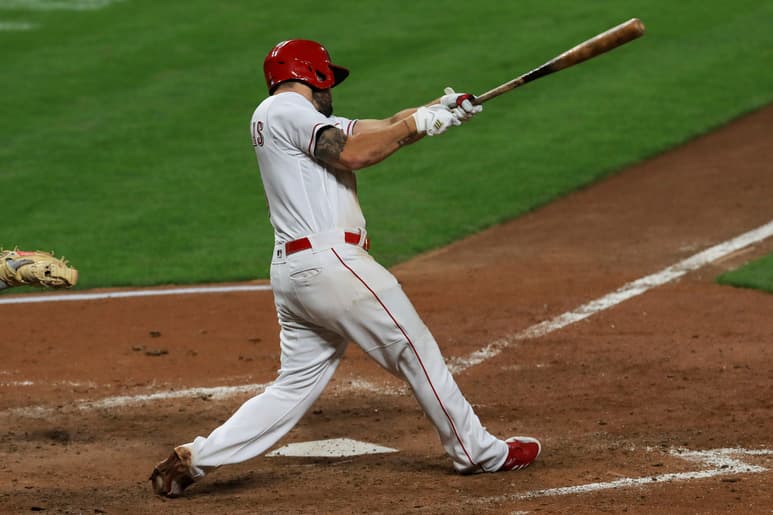 Mike Moustakas conectó un jonrón de tres carreras para la victoria de los Rojos 9-4 sobre Piratas en el segundo juego de ayer. (AP)