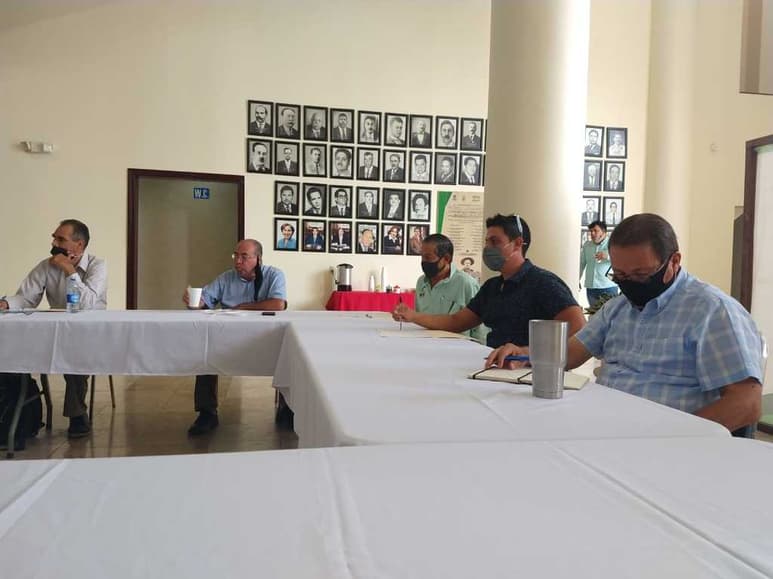 Elac se reunió con el titular del Implan, Rosalío Valenzuela, y el titular de Fomento Económico, Jesús Mario Castrillón. (EL SIGLO DE TORREÓN)