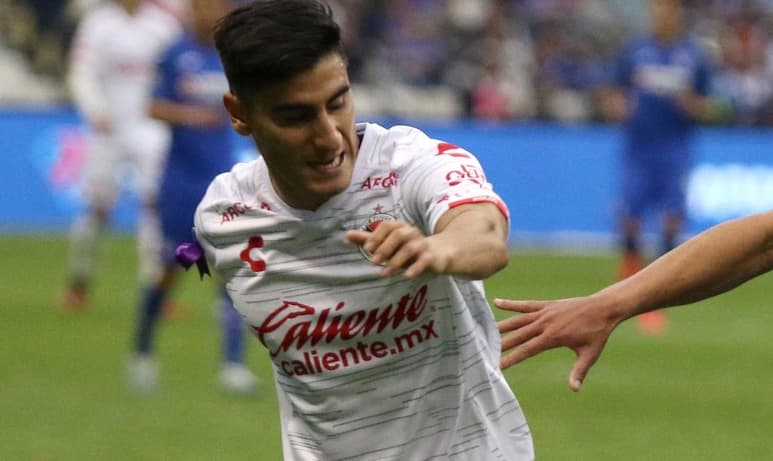 El partido que estaba previsto llevarse a cabo durante el viernes a las 19:06 horas, ha sido pospuesto para el lunes con horario aún por confirmar (ESPECIAL)