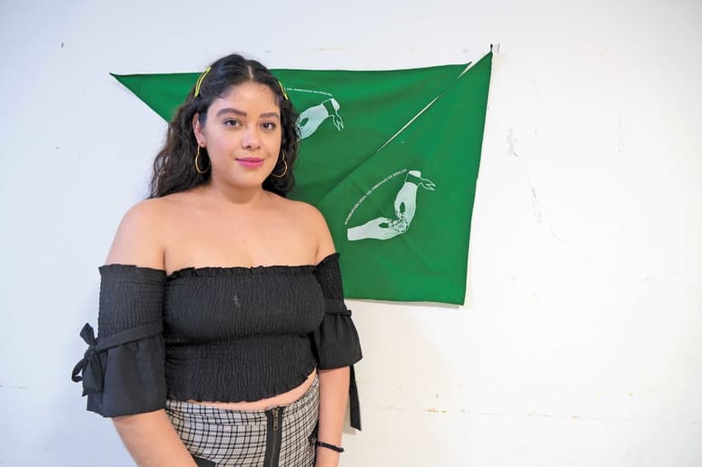 A través de WhatsApp Korina guía a mujeres para que ejerzan su libertad y en ese contexto ha ayudado al menos a 100 a realizar un aborto.