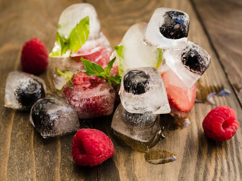 Las bayas o moras como arándanos, fresas y frambuesas requieren de especial cuidado durante el manejo y almacenamiento. (ARCHIVO)