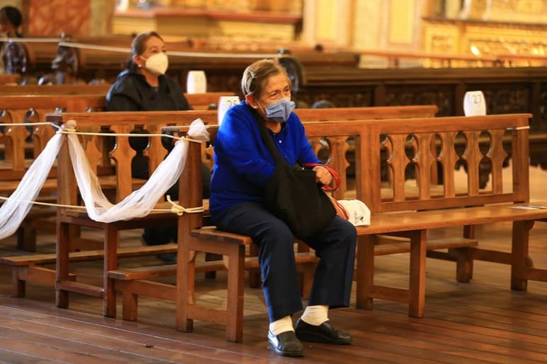 Ecuador registra 122,257 positivos por la COVID-19 y 11,029 fallecidos relacionados con la pandemia desde el pasado 29 de febrero. (ARCHIVO)