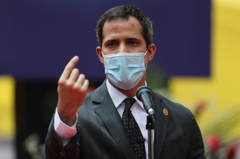 El líder opositor de Venezuela Juan Guaidó publicó este jueves un documento en el que señala que ha decretado estado de alarma en la localidad de El Limón (norte) por los daños ocasionados por las lluvias del pasado 9 de septiembre, pese a que se trata de una orden que únicamente puede emitir el Gobierno. (ARCHIVO)
