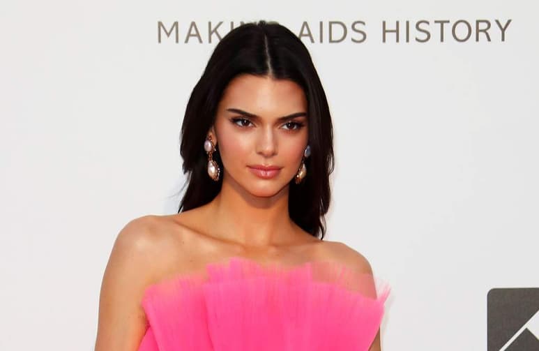 Kendall Jenner hizo una revelación esta semana, de uno de sus secretos más bien guardados: ella también fuma marihuana de vez en cuando. (ARCHIVO)