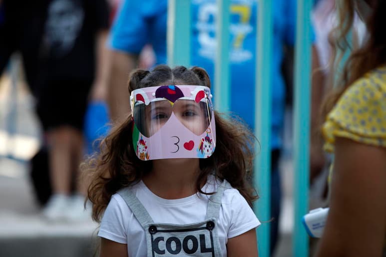 Las autoridades en Grecia anunciaron el domingo otros 170 casos de coronavirus y siete muertes. El número total de casos en el país es ahora de 15,142, con 338 decesos. (ARCHIVO) 