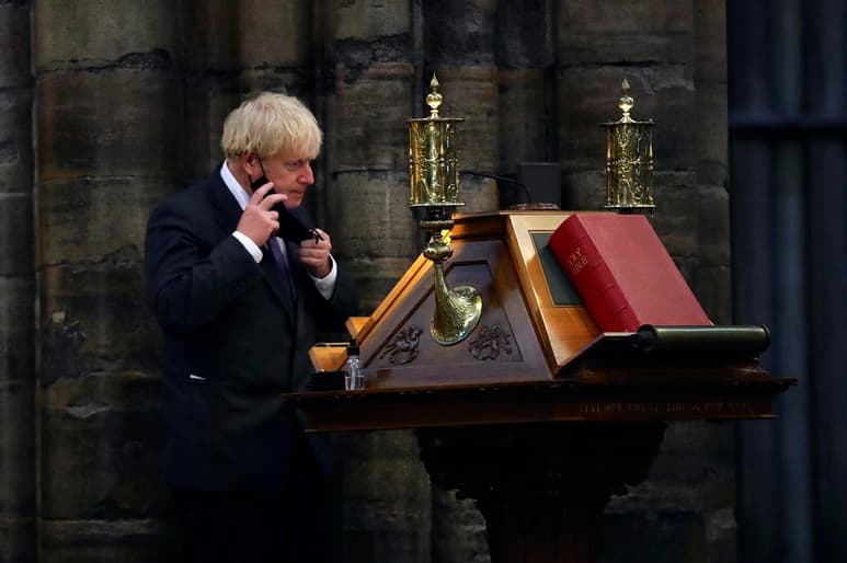 Aviones militares sobrevolaron el centro de Londres y un servicio religioso tuvo lugar en la abadía de Westminster el domingo para conmemorar el 80mo aniversario de la Batalla de Inglaterra, una importante campaña aérea contra la Alemania nazi durante la Segunda Guerra Mundial. (ARCHIVO)
