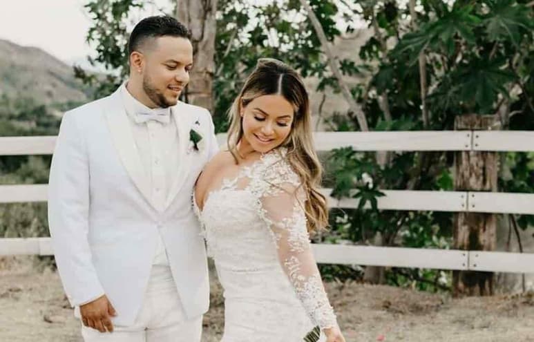 Luego de que 'Chiquis' Rivera diera a conocer el fin de su matrimonio con el cantante Lorenzo Méndez, es el vocalista quien señala que se cobijara del amor de su familia, pues teme recaer en los vicios por culpa de su sonado fracaso amoroso. (ESPECIAL)