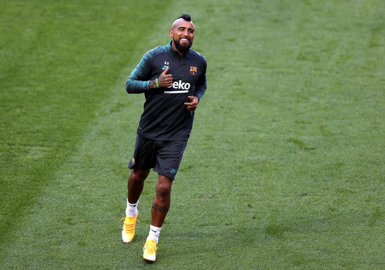 'Me voy muy orgulloso de haber vestido esta camiseta y por haber jugado junto a grandes jugadores y muy buenas personas. Quiero agradecer a mi familia, a mis compañeros, a los entrenadores, los doctores, el 'staff' y a toda la maravillosa afición que me demostró siempre mucho cariño', reiteró. (Archivo)