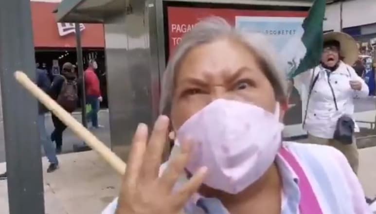 Las palabras de la mujer inconforme con el gobierno de Andrés Manuel López Obrador se han vuelto virales en redes sociales (CAPTURA)