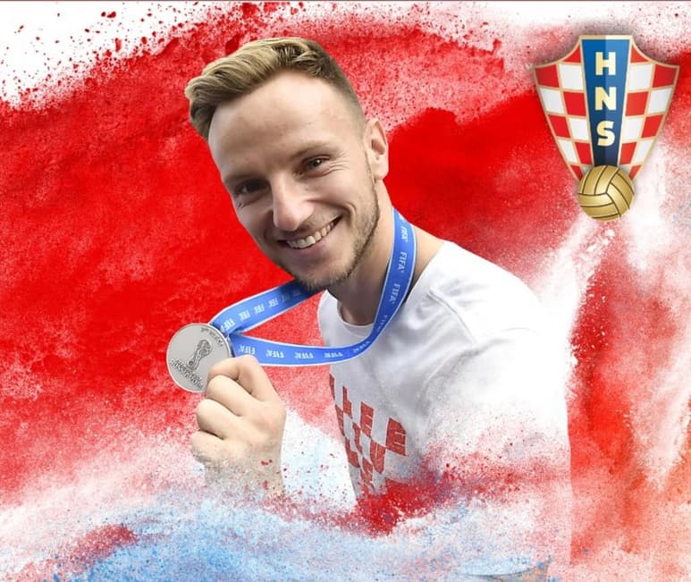 El centrocampista del Sevilla Ivan Rakitic anunció este lunes que deja la selección de Croacia después de vestir la zamarra ajedrezada en 106 ocasiones y conquistar con ella el segundo puesto en el Mundial de 2018. (Especial)