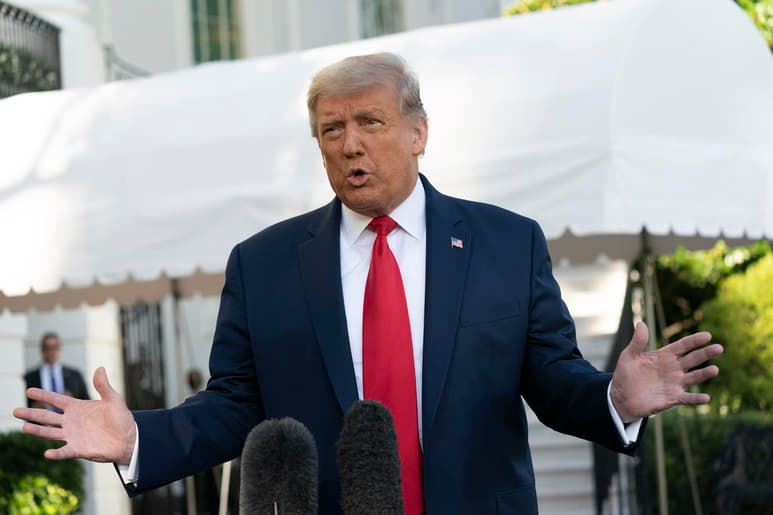 El periodista estadounidense Bob Woodward, autor del polémico libro 'Rage', que está basado en entrevistas con el presidente Donald Trump, dijo este lunes que el mandatario 'dice cosas contradictorias todo el tiempo y se guía por impulsos', por lo que la sociedad debería 'estar realmente preocupada' en el contexto de una pandemia. (ARCHIVO) 
