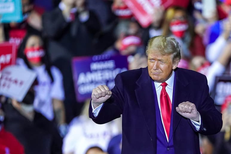 El presidente de Estados Unidos, Donald Trump, nominará este sábado a una jueza para el Tribunal Supremo, cuyo nombre aún se desconoce y cuya confirmación depende del Senado, donde los republicanos ya se han asegurado una mayoría suficiente para aprobar el nombramiento. (ARCHIVO)