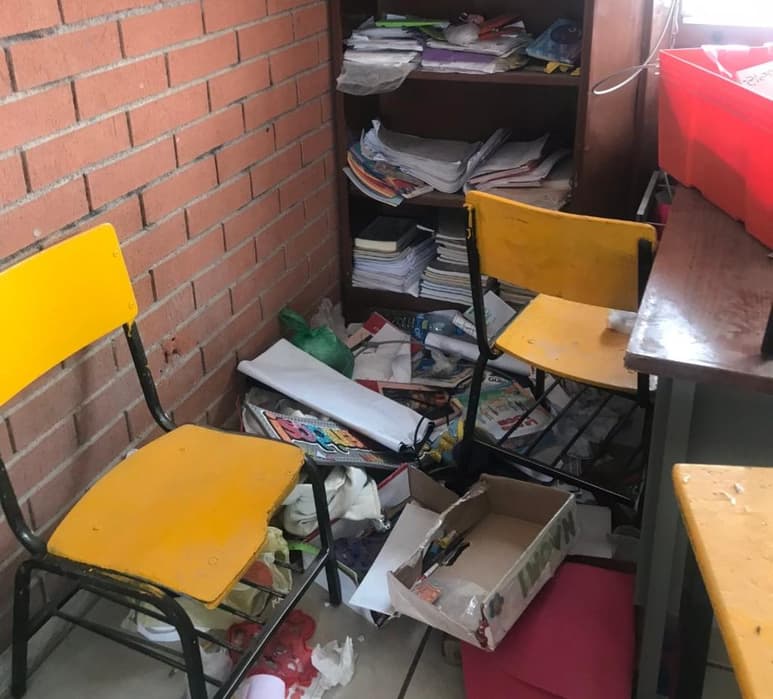 La situación dejó al plantel prácticamente inservible para un eventual regreso a clases, por lo que las autoridades municipales se han comprometido a dar apoyo en su rehabilitación. (FERNANDO COMPEÁN)