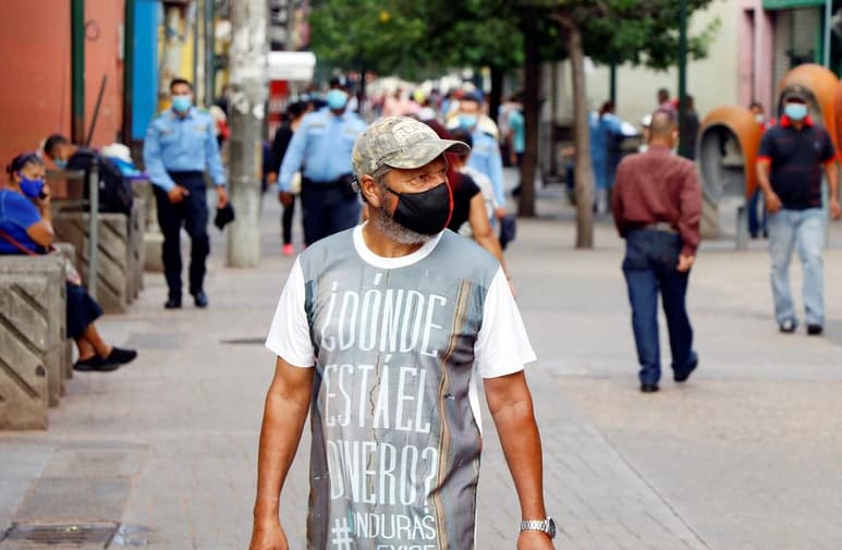 La economía hondureña se contrajo a un ritmo del 10.2 % entre enero y julio de 2020 por los efectos adversos de la pandemia del coronavirus y las medidas de restricción aplicadas por el Gobierno para frenar la expansión de la enfermedad. (ARCHIVO)