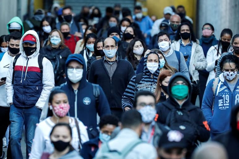 Brasil, uno de los países más afectados en el mundo por la pandemia del nuevo coronavirus junto a Estados Unidos e India, registró este martes 836 nuevas muertes relacionadas con la COVID-19 y 33,536 casos confirmados, según divulgó el Ministerio de Salud. (ARCHIVO)