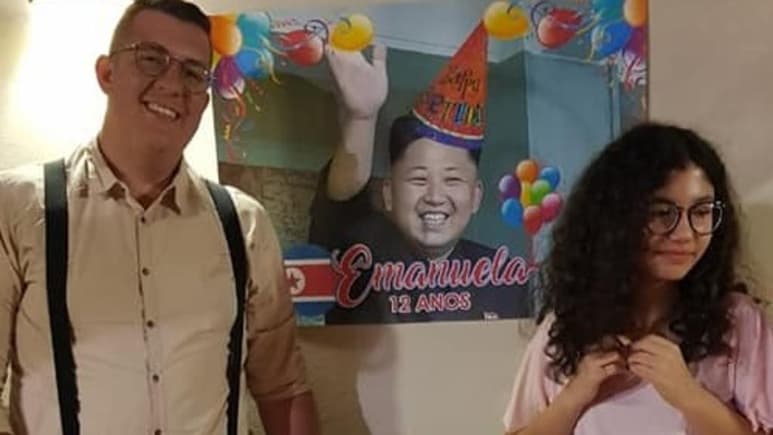 La decoración que al final se trató de una 'trolleada' por parte del hermano de la joven, se ha vuelto viral en redes sociales (CAPTURA)