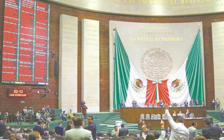También pretenden modificar el artículo 69 constitucional para que además de que cada 1 de septiembre, el titular del Ejecutivo presente su Informe de gobierno, también presente un informe clínico actualizado en versión pública donde se haga constar de su buena salud mental. (ARCHIVO)