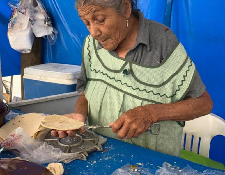 'Son una reverenda delicia gourmet', escribió sobre los guisos de la mujer. (Especial)